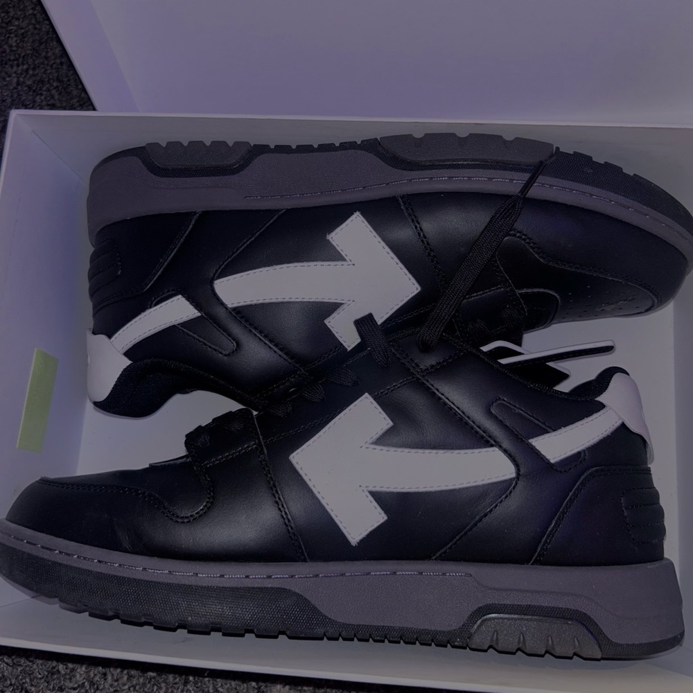 Off-White Black and White Men's Sneakers